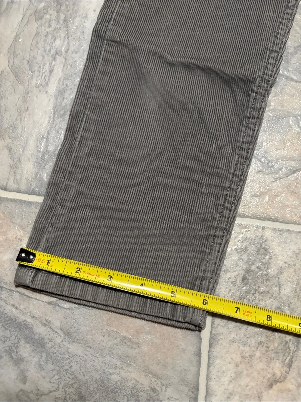 Levi's 512 Men's Slim taper corduroy in Dark Charcoal